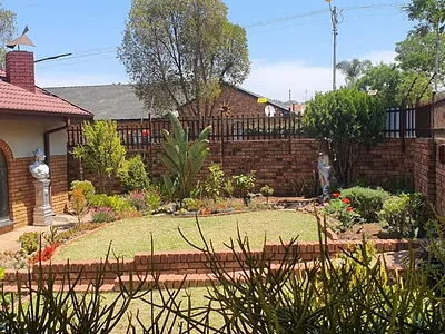 4 Bedroom House For Sale in Pretoria - img