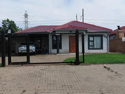 3 Bedroom House For Sale in Nkwe Country Estate, Akasia - 7afA.webp