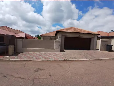 3 Bedroom House For Sale in Akasia - AKHt.webp