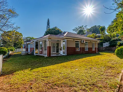 3 Bedroom Townhouse For Sale in Durban - scW2.webp