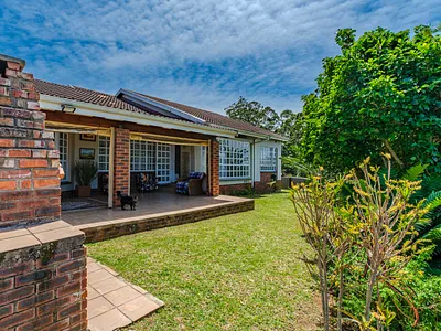 4 Bedroom Townhouse For Sale in Kloof - sU1Z.webp