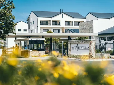 1 Bedroom Apartment To Rent in Somerset West - 0xzR.webp