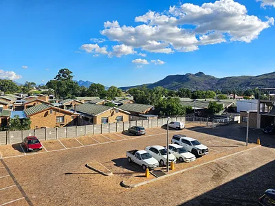 2 Bedroom Apartment For Sale in Paarl - img