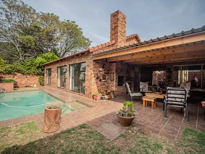 3 Bedroom Townhouse For Sale in Johannesburg - img