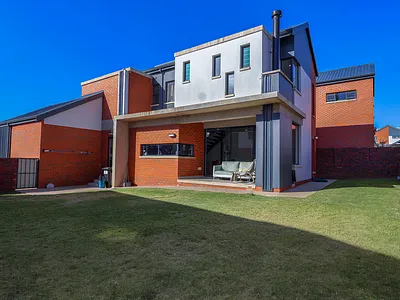 4 Bedroom House For Sale in Randburg - img