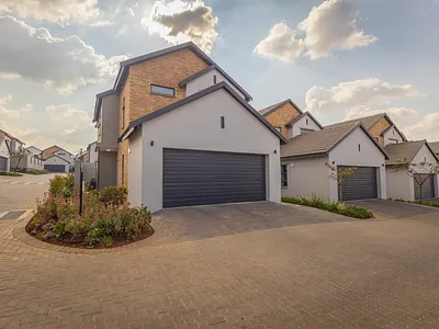 4 Bedroom Townhouse For Sale in Sandton - JCEf.webp