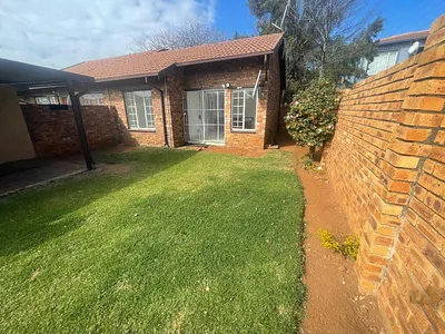 1 Bedroom Townhouse For Sale in Kempton Park - X1uo.webp