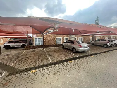 3 Bedroom Townhouse For Sale in Kempton Park - 3gAI.webp