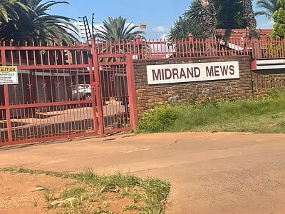 3 Bedroom Townhouse To Rent in Midrand - HIyo.webp