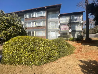2 Bedroom Apartment For Sale in Kempton Park - img