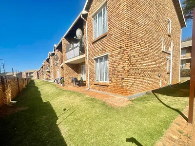 2 Bedroom Apartment For Sale in Kempton Park - img