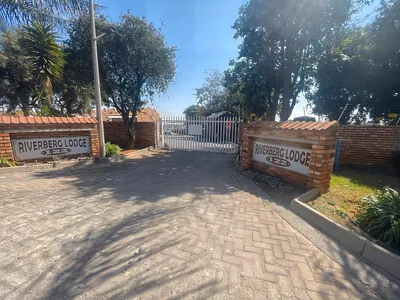 1 Bedroom Townhouse For Sale in Kempton Park - img