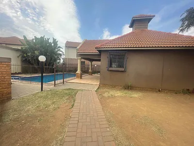 3 Bedroom Apartment For Sale in Kempton Park - ZAiY.webp