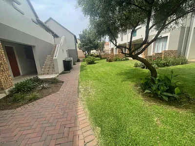 1 Bedroom Apartment For Sale in Kempton Park - RP6v.webp