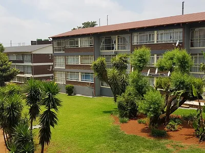 2 Bedroom Apartment For Sale in Kempton Park - img