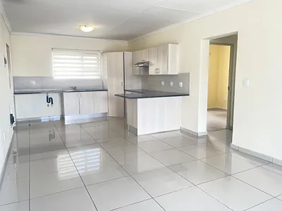 3 Bedroom Apartment To Rent in Kempton Park - ggwU.webp