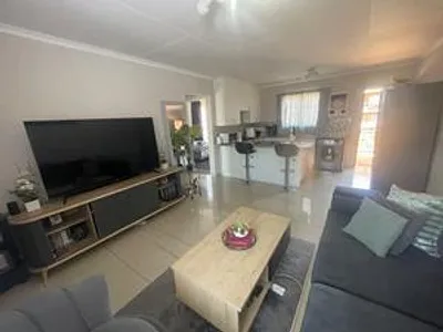 2 Bedroom Apartment For Sale in Kempton Park - eguO.webp
