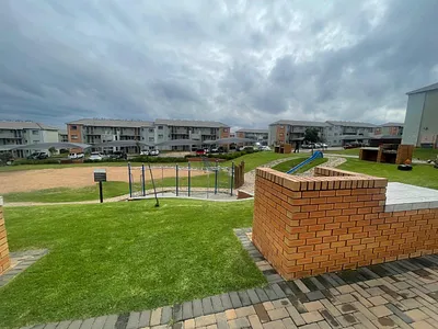 4 Bedroom Apartment To Rent in Kempton Park - JUii.webp