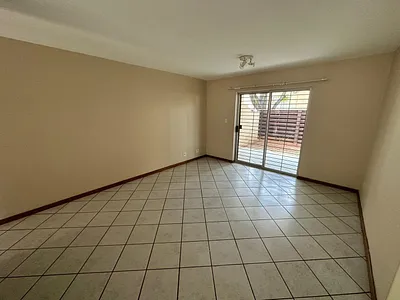 2 Bedroom Townhouse For Sale in Die Hoewes, Centurion - w9qG.webp