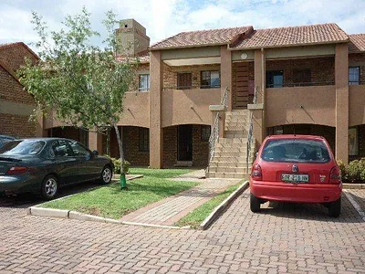 2 Bedroom Townhouse To Rent in Mooikloof Ridge, Pretoria - EGrA.webp