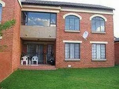 2 Bedroom Townhouse To Rent in Pretoria - ERWh.webp