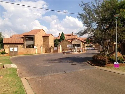 2 Bedroom Townhouse To Rent in Olympus AH, Pretoria - lZqc.webp
