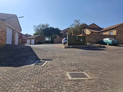 3 Bedroom Apartment For Sale in Pretoria - ZDcd.webp