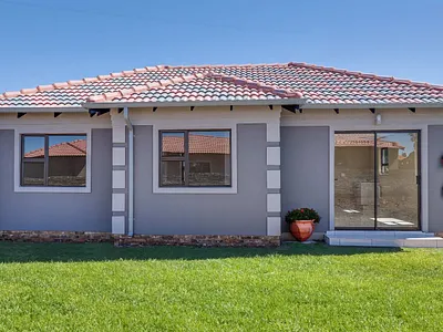3 Bedroom House For Sale in Springs - img