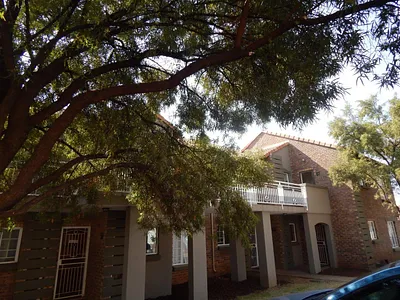 2 Bedroom Townhouse To Rent in Pretoria - 53LC.webp