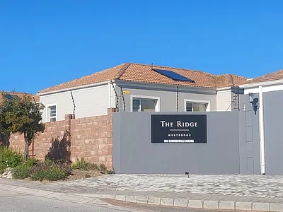 3 Bedroom Townhouse For Sale in Port Elizabeth - HHNk.webp