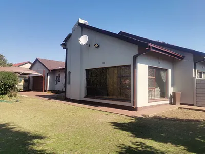 4 Bedroom House For Sale in Vanderbijlpark SE 7, Vanderbijlpark SE - Bjrs.webp