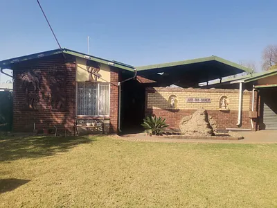 3 Bedroom House For Sale in Vanderbijlpark CE 2, Vanderbijlpark CE - pdkj.webp