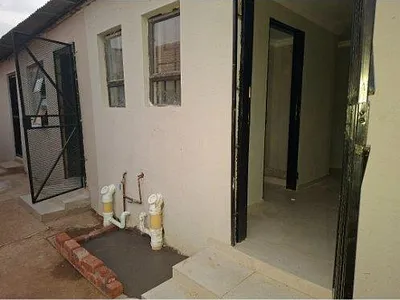 1 Bedroom Apartment To Rent in Pretoria - 7umk.webp