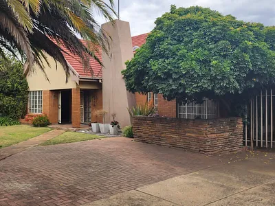 3 Bedroom House For Sale in Vanderbijlpark CE 1, Vanderbijlpark CE - lJMj.webp