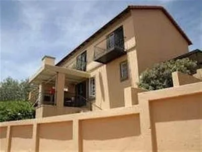 2 Bedroom Townhouse To Rent in Pretoria - img