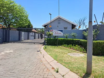 2 Bedroom Townhouse To Rent in Pretoria - aDDe.webp