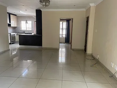 3 Bedroom Townhouse For Sale in Sandton - JxQ7.webp