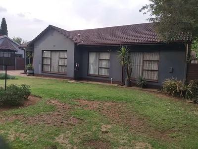 3 Bedroom House For Sale in Vanderbijlpark SE 6, Vanderbijlpark SE - DBOh.webp