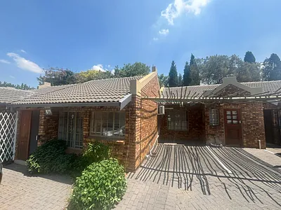 Commercial Property To Rent in Pretoria - 9JIp.webp