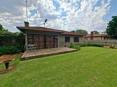 3 Bedroom House For Sale in Vanderbijlpark CW 1, Vanderbijlpark CW - 5WR2.webp