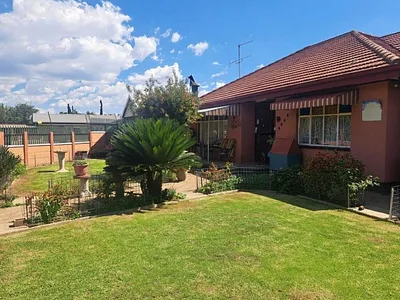 3 Bedroom House For Sale in Vanderbijlpark CE 2, Vanderbijlpark CE - img