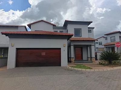 3 Bedroom Townhouse For Sale in Centurion - LCT8.webp
