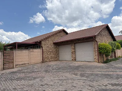 3 Bedroom Townhouse For Sale in Pretoria - img