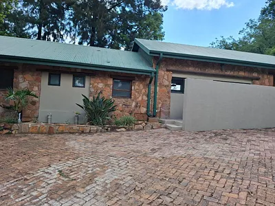 2 Bedroom Apartment To Rent in Pretoria - 2zrA.webp