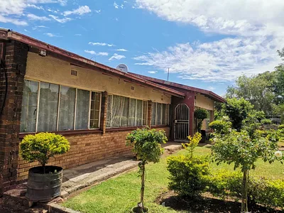 2 Bedroom House For Sale in Vanderbijlpark CE 2, Vanderbijlpark CE - img
