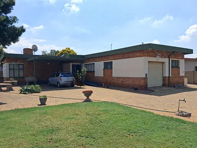 3 Bedroom House For Sale in Vanderbijlpark CE 5, Vanderbijlpark CE - 0Xuw.webp