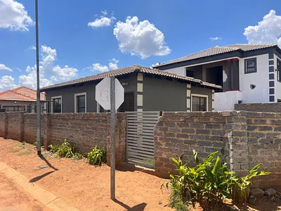 2 Bedroom House For Sale in Vanderbijlpark CE 7, Vanderbijlpark CE - liti.webp