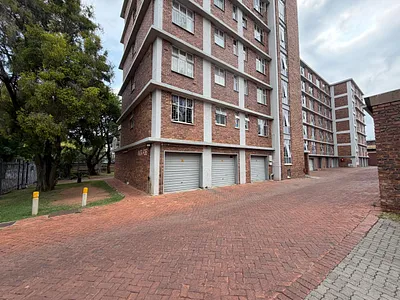 3 Bedroom Apartment For Sale in Pretoria - p1Qn.webp