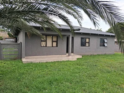4 Bedroom House For Sale in Vanderbijlpark CW 6, Vanderbijlpark CW - qDOw.webp