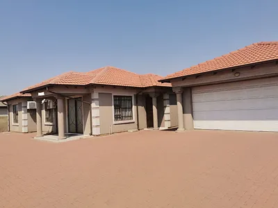 4 Bedroom House For Sale in Vanderbijlpark CE 4, Vanderbijlpark CE - zTGr.webp